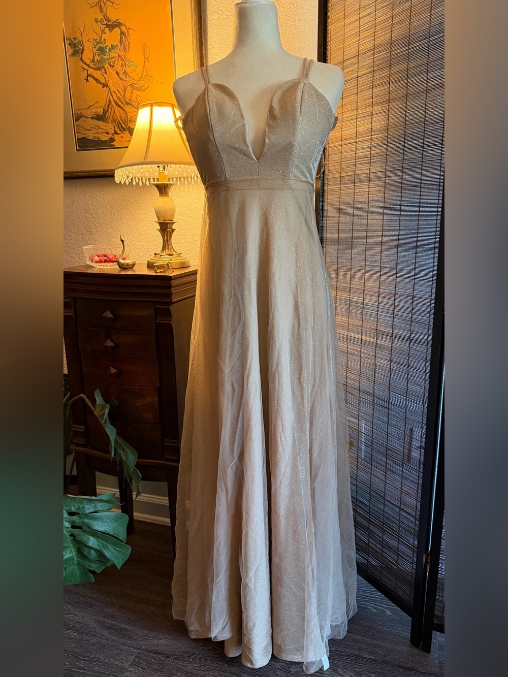 City Triangles Size 0 Champagne Glitter A-Line Formal Gown